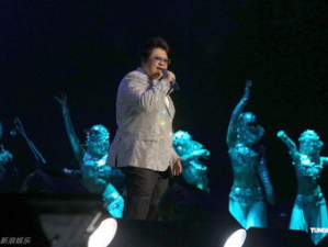 韩红上海演唱会,激情演绎，温暖冬日星空